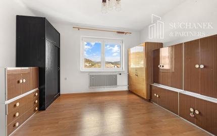 REZERVOVANÉ | Útulný 2-generačný dom v srdci obce Veľké Kršteňany