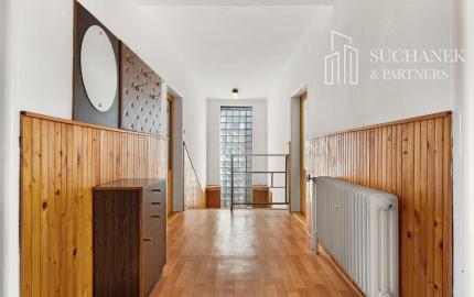 REZERVOVANÉ | Útulný 2-generačný dom v srdci obce Veľké Kršteňany