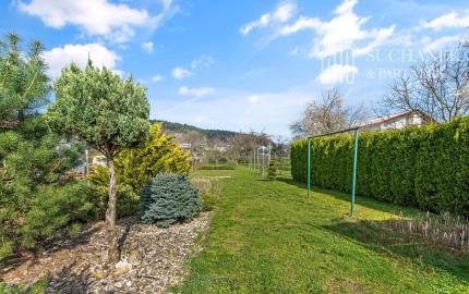 REZERVOVANÉ | Útulný 2-generačný dom v srdci obce Veľké Kršteňany