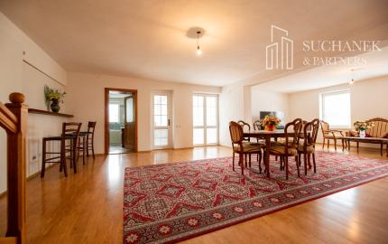 Predaj | 5 izbový rodinný dom v obci Práznovce