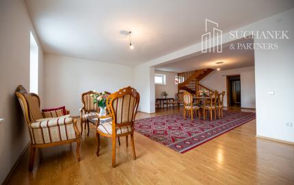 Predaj | 5 izbový rodinný dom v obci Práznovce