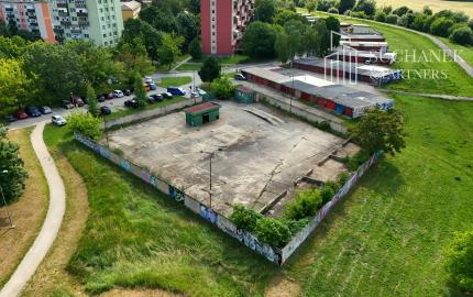 Predaj | Areál 2 112 m² v Partizánskom – Sídlisko Luhy