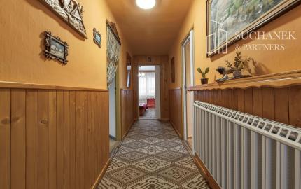 REZERVOVANÉ | 2-generačný rodinný dom vo Veľkých Uherciach