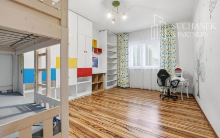 Prenájom | 3-izbový rodinný dom s bazénom v lokalite Pažiť