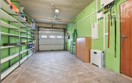 Prenájom | 3-izbový rodinný dom s bazénom v lokalite Pažiť