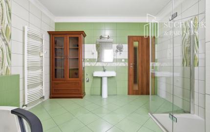 Prenájom | 3-izbový rodinný dom s bazénom v lokalite Pažiť