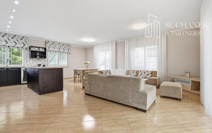 Prenájom | 3-izbový rodinný dom s bazénom v lokalite Pažiť