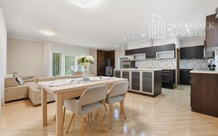 Prenájom | 3-izbový rodinný dom s bazénom v lokalite Pažiť