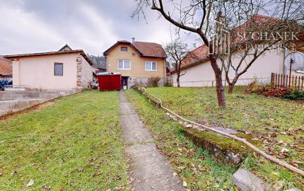 PREDAJ | 3-izbový rodinný dom vo Veľkých Uherciach