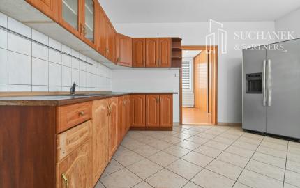 Predaj | Priestranný 3-izbový byt – Partizánske, Luhy