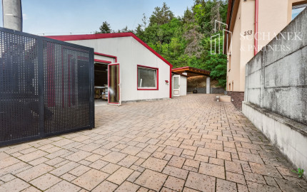 PRENÁJOM | Podnikajte a bývajte na jednom mieste – multifunkčný objekt v Hradišti