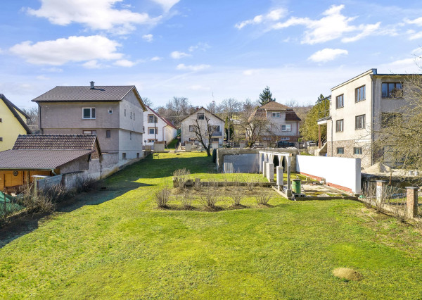 Predaj | pozemok vhodný na výstavbu rodinného domu Hradište