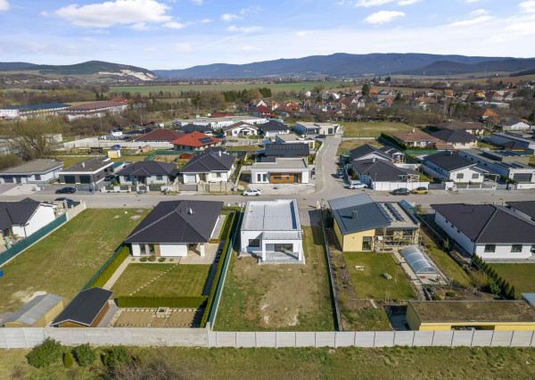 PREDANÉ | 4 izbový rodinný dom v Partizánskom