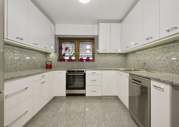 Predaj | 4 izbový rodinný dom v obci Malé Uherce pri Partizánskom