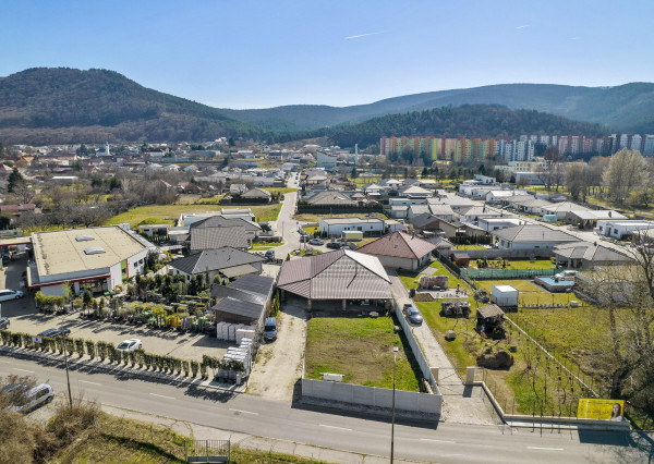 Predaj | 4 izbový rodinný dom v obci Malé Uherce pri Partizánskom