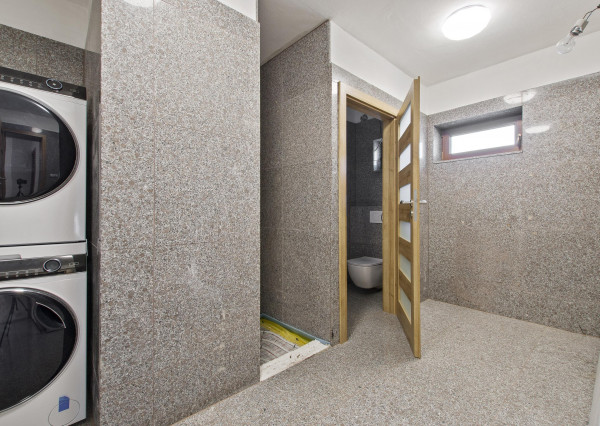 Predaj | 4 izbový rodinný dom v obci Malé Uherce pri Partizánskom