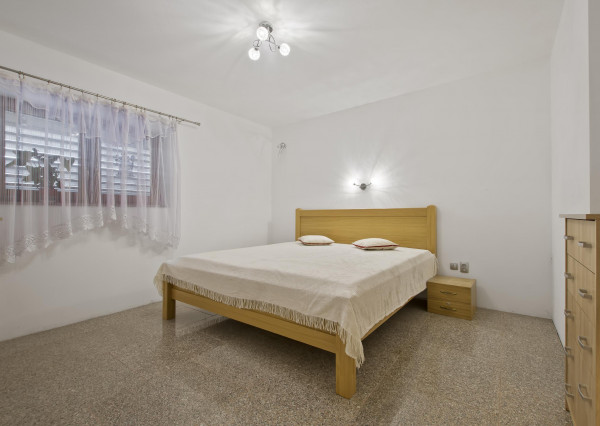 Predaj | 4 izbový rodinný dom v obci Malé Uherce pri Partizánskom