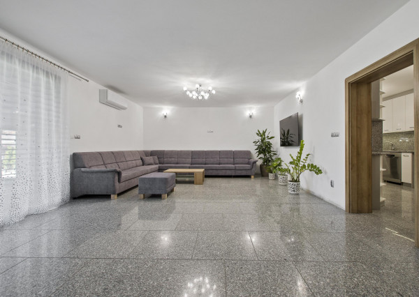 Predaj | 4 izbový rodinný dom v obci Malé Uherce pri Partizánskom