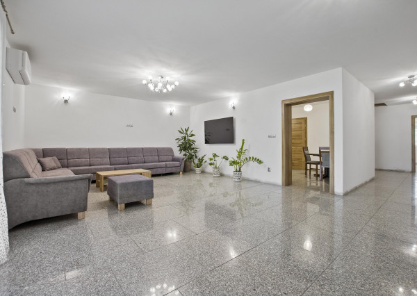 Predaj | 4 izbový rodinný dom v obci Malé Uherce pri Partizánskom