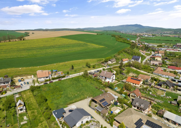 Predaj | Pozemok vhodný na výstavbu rodinného domu Bielice