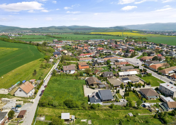 Predaj | Pozemok vhodný na výstavbu rodinného domu Bielice