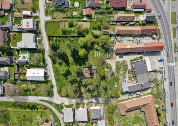 Predaj  | pozemok vhodný na výstavbu rodinného domu Malé Uherce