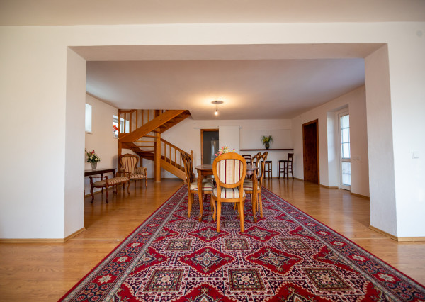 Predaj | 5 izbový rodinný dom v obci Práznovce