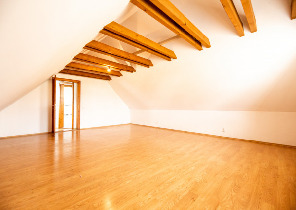 Predaj | 5 izbový rodinný dom v obci Práznovce