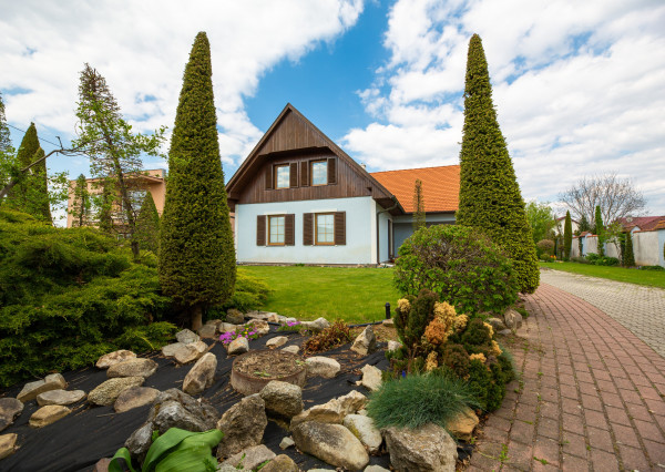 Predaj | 5 izbový rodinný dom v obci Práznovce