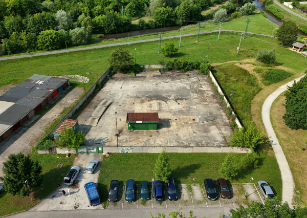 Predaj | Areál 2 112 m² v Partizánskom – Sídlisko Luhy