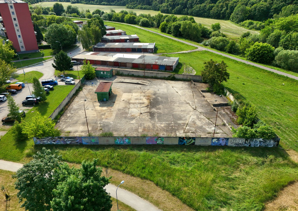 Predaj | Areál 2 112 m² v Partizánskom – Sídlisko Luhy