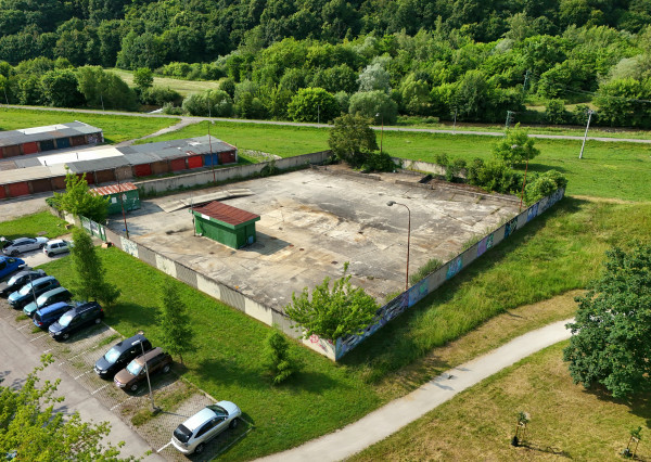 Predaj | Areál 2 112 m² v Partizánskom – Sídlisko Luhy