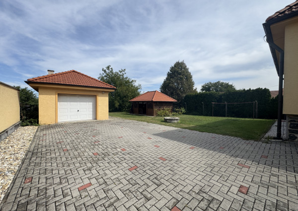 PRENAJATÉ | 3-izbový rodinný dom Malé Uherce