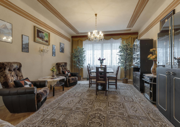 REZERVOVANÉ | 2-generačný rodinný dom vo Veľkých Uherciach