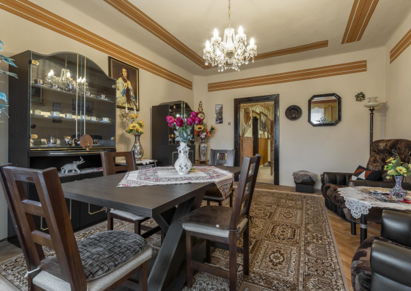 REZERVOVANÉ | 2-generačný rodinný dom vo Veľkých Uherciach