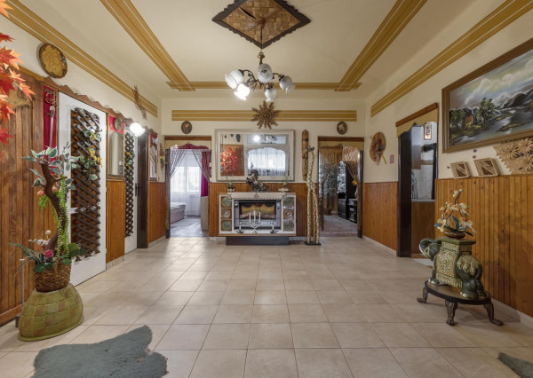 REZERVOVANÉ | 2-generačný rodinný dom vo Veľkých Uherciach