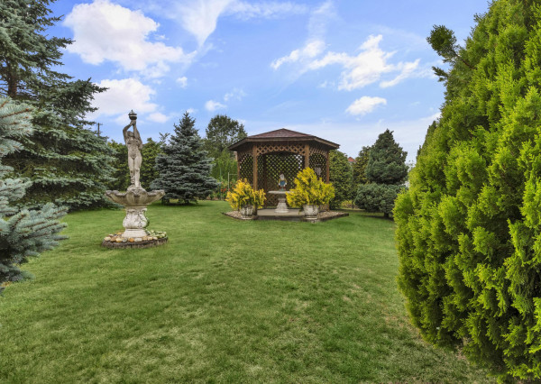 REZERVOVANÉ | 2-generačný rodinný dom vo Veľkých Uherciach