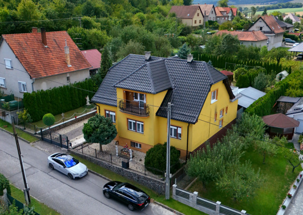 REZERVOVANÉ | 2-generačný rodinný dom vo Veľkých Uherciach