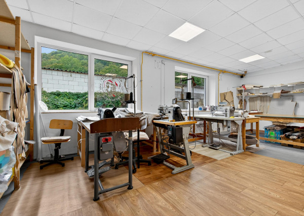 PREDAJ odstúpenie prevádzky vyroba čaluneného nábytku v Partizánskom