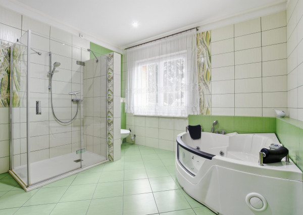 Prenájom | 3-izbový rodinný dom s bazénom v lokalite Pažiť