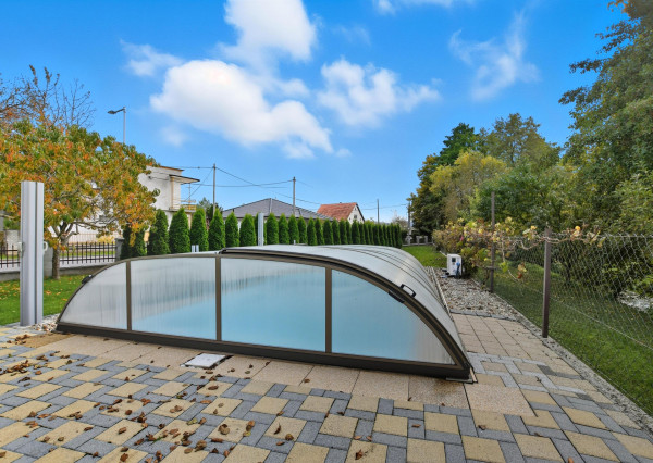 Prenájom | 3-izbový rodinný dom s bazénom v lokalite Pažiť