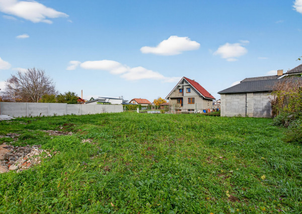 PRENÁJOM | 3-izbový byt v Bošanoch so záhradou a parkovaním