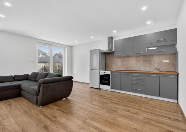 PRENÁJOM | 3-izbový byt v Bošanoch so záhradou a parkovaním