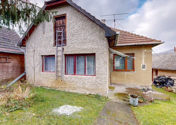 PREDAJ | 3-izbový rodinný dom vo Veľkých Uherciach