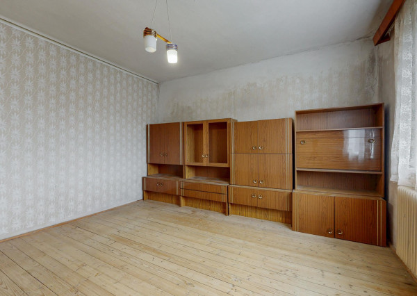 PREDAJ | 3-izbový rodinný dom vo Veľkých Uherciach