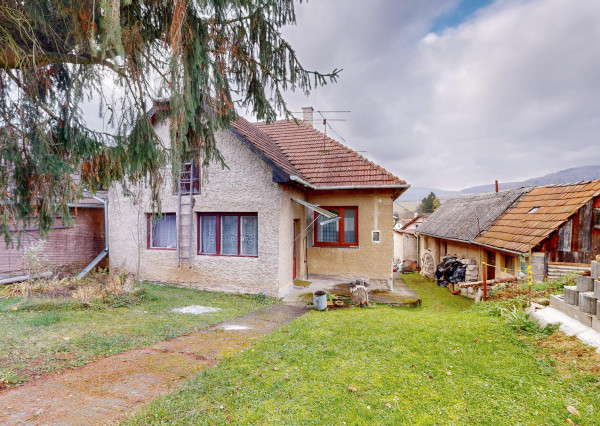 PREDAJ | 3-izbový rodinný dom vo Veľkých Uherciach