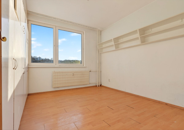 Predaj | Priestranný 3-izbový byt – Partizánske, Luhy