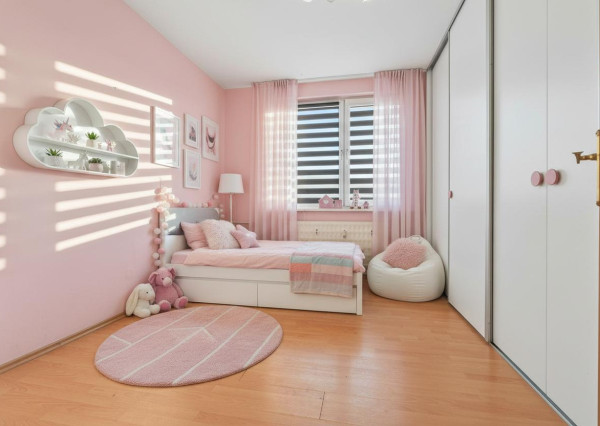 Predaj | Priestranný 3-izbový byt – Partizánske, Luhy