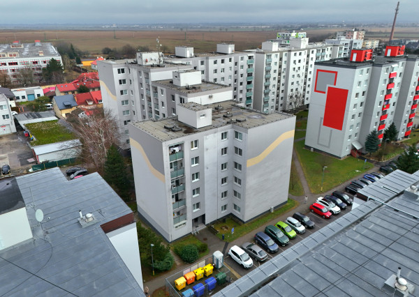 REZERVOVANÉ | Priestranný 3-izbový byt – Vrbové, 6.apríla