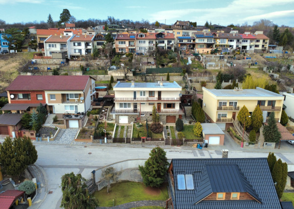 Predaj | 4-izbový rodinný poldom v Šimonovanoch